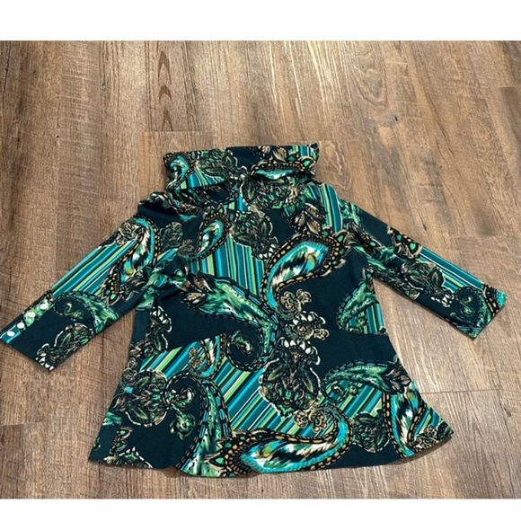 Onque Casuals Size Small Cowl Neck Top Sweater Green Paisley 3/4 Sleeves - Picture 2 of 7
